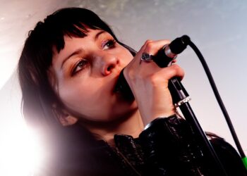 Stella Rose & Bande Á Part in action in Brighton