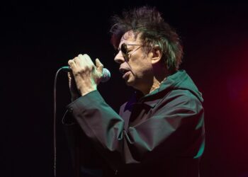 Between drama and dreams, the Bunnymen can still cut it