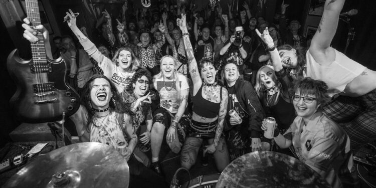 Ferocious Aussie femme DIY punk outfit R.U.B head to Brighton