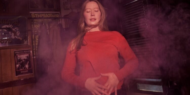 Julia Jacklin (pic James J. Robinson) Julia Jacklin announces new album & tour