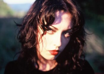 Violet Grohl adds Brighton date to UK tour