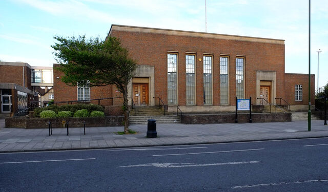 Chichester Crown Court Jury clears police officer of causing serious injury when driving