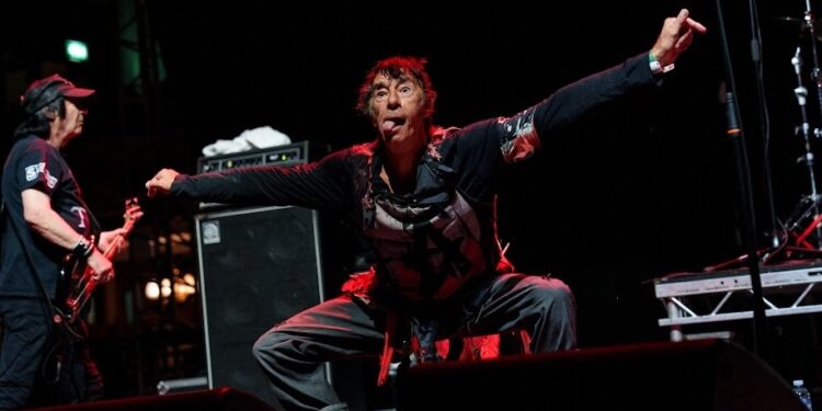 Sham 69 at Rebellion Festival 7.8.26 (pic Cris Watkins) ‘Rebellion Festival’ celebrates 30th anniversary as punk rock turns 50 – Day Two Report