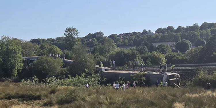 Two people seriously injured as train derails in Lewes