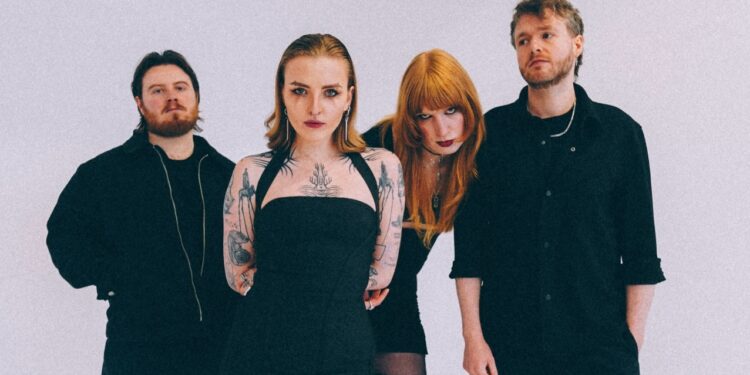 Listen up Darkwave fans – Mercy Girl are heading out on tour!