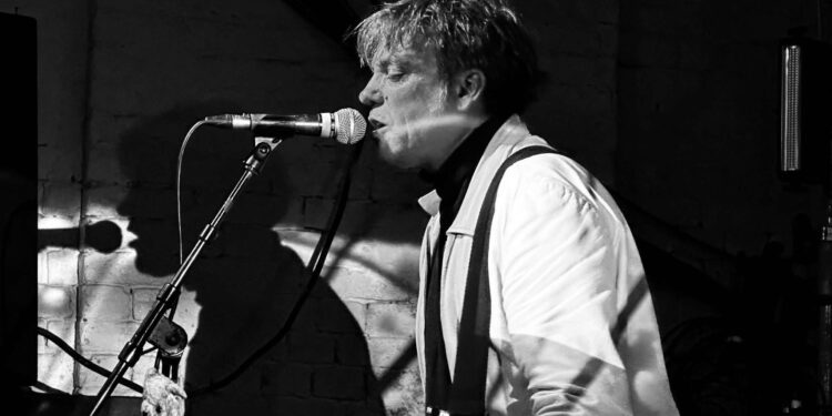 Pete Fij at Green Door Store, Brighton 22.10.26 (pic Nick Linazasoro) Pete Fij closes UK tour with Green Door Store gig